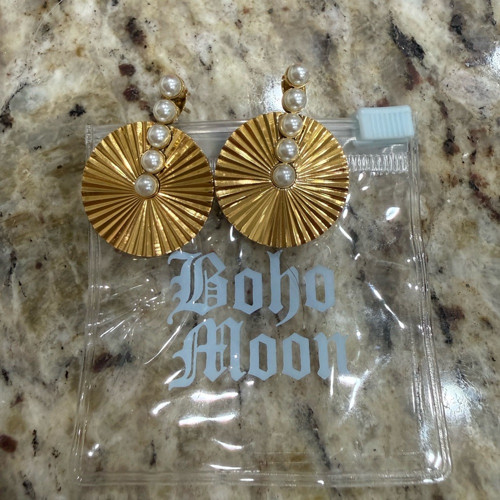Gold and Pearl Stud Earrings